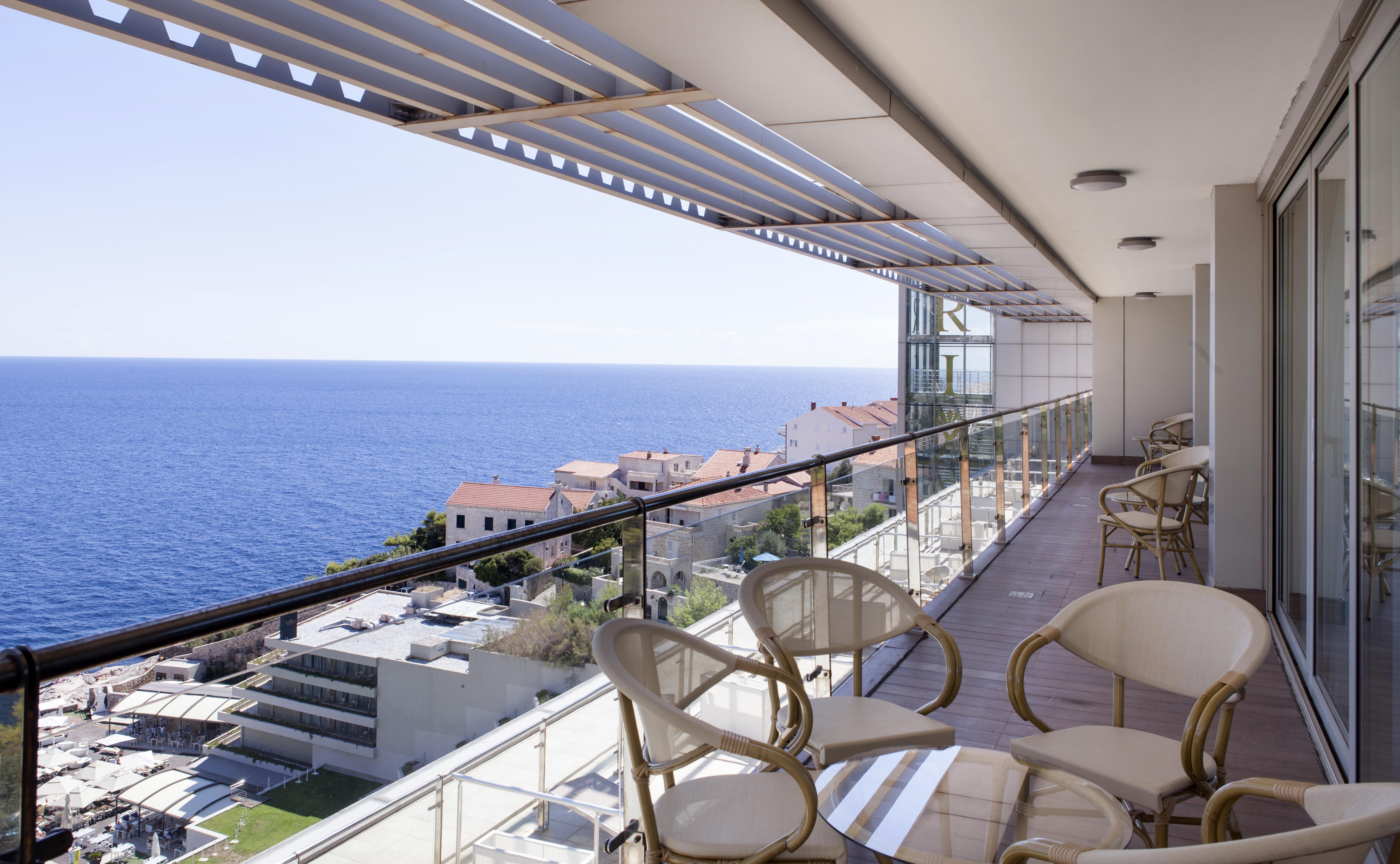 Rixos Premium Dubrovnik Hotel Bagian luar foto A balcony