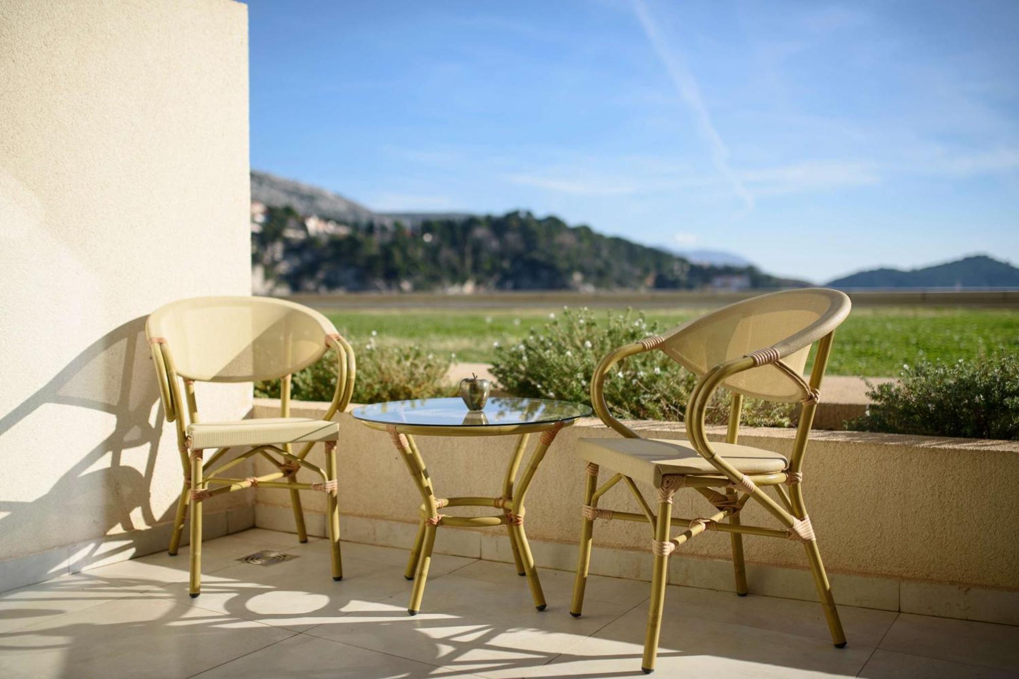Rixos Premium Dubrovnik Hotel Bagian luar foto A balcony in Croatia