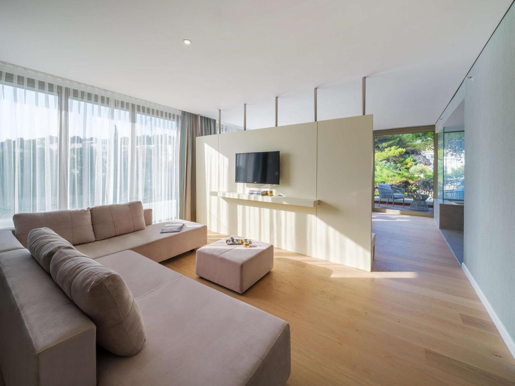 Rixos Premium Dubrovnik Hotel Bagian luar foto Interior of a suite