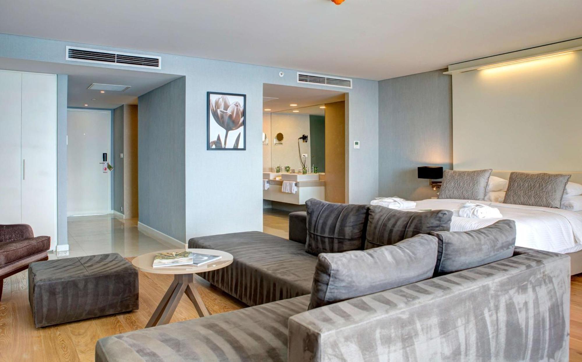 Rixos Premium Dubrovnik Hotel Bagian luar foto A suite at the hotel