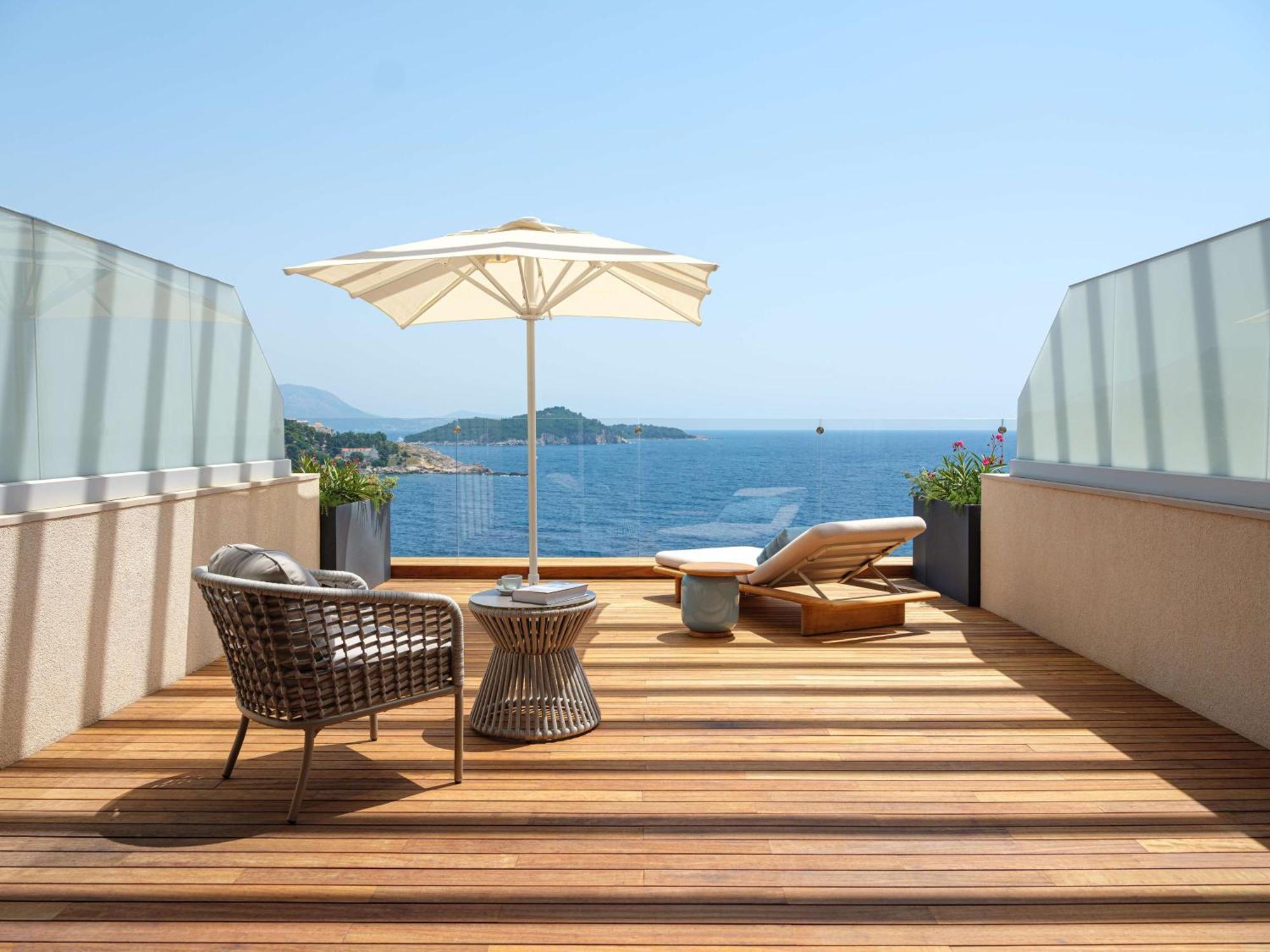 Rixos Premium Dubrovnik Hotel Bagian luar foto A balcony