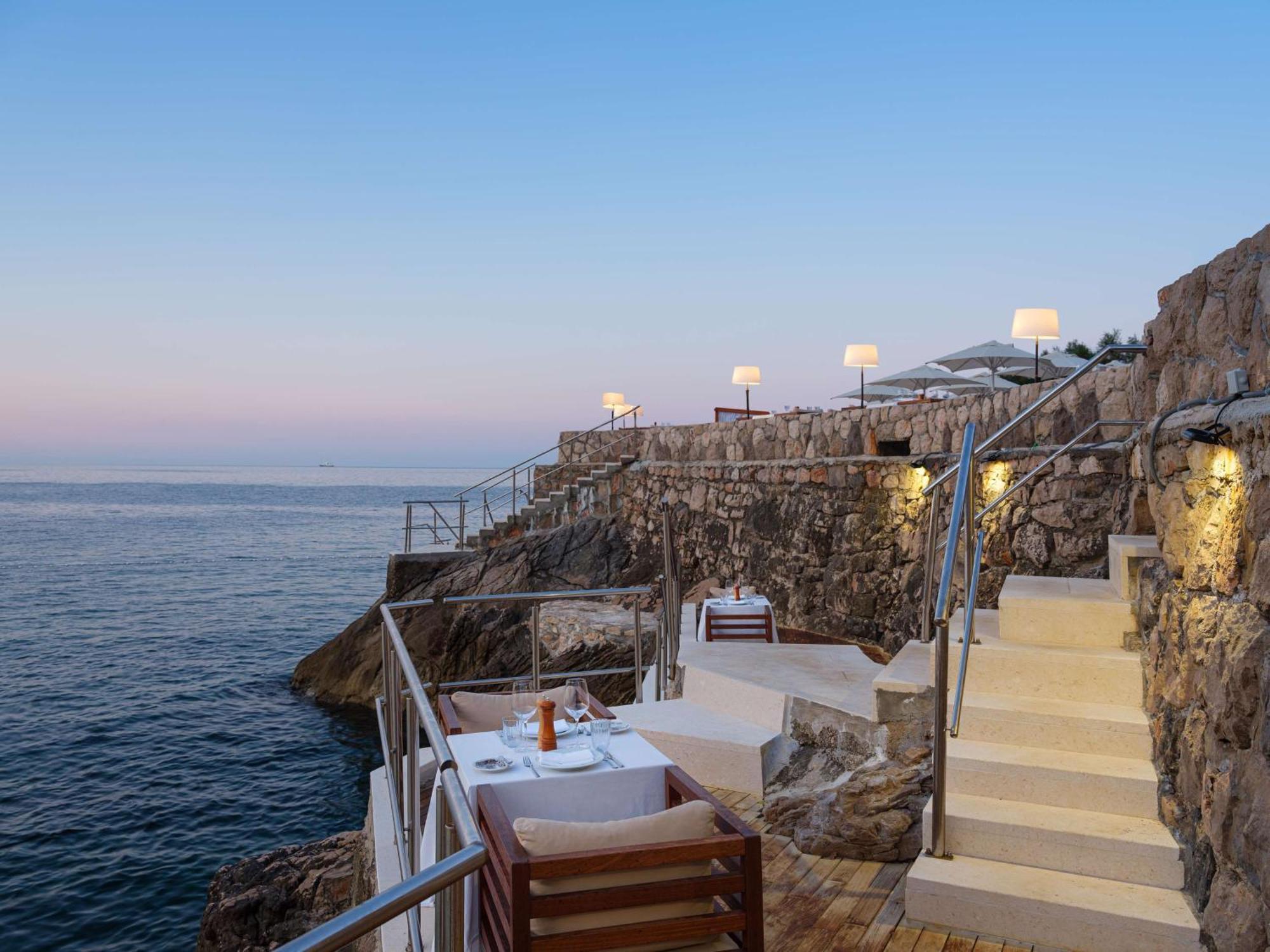 Rixos Premium Dubrovnik Hotel Bagian luar foto The restaurant