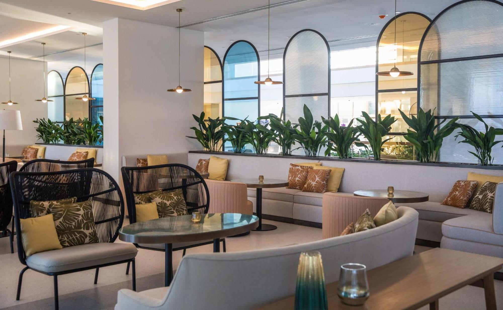 Rixos Premium Dubrovnik Hotel Bagian luar foto The lounge at the airport